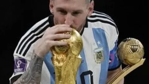 独家揭秘：国足新帅之争白热化！邵佳一、李国旭领衔选帅名单，谁能脱颖而出？